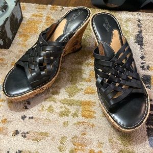 Born drilles- black- size 9 ladies
